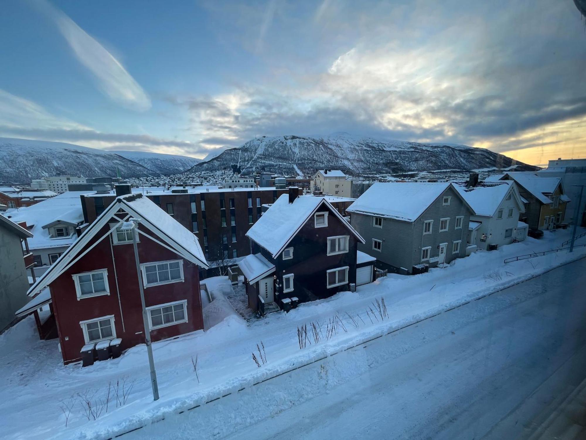 Enter Backpack Apartments Tromso Bagian luar foto