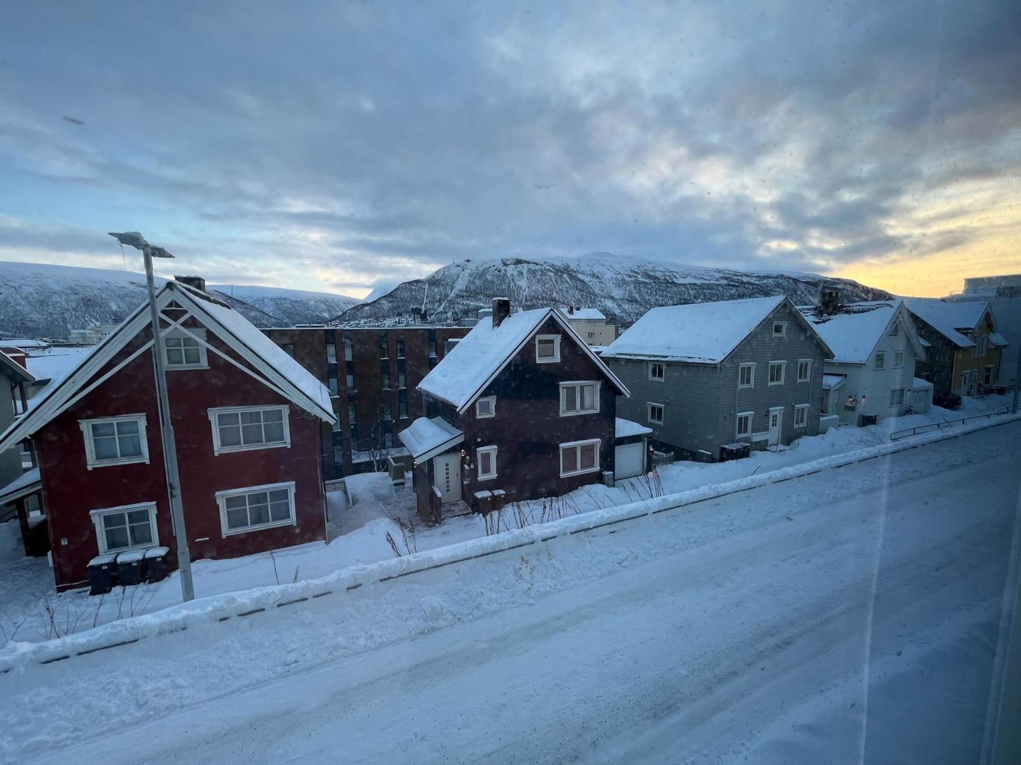 Enter Backpack Apartments Tromso Bagian luar foto